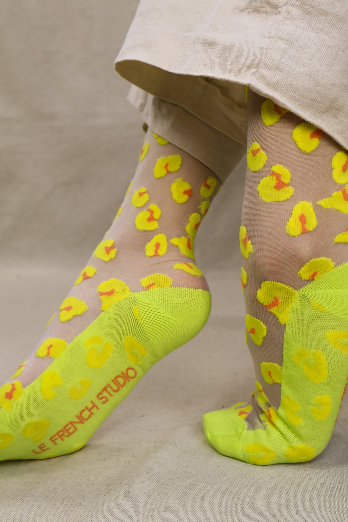 Chaussettes transparentes motif leopard en taille unique MIMOSA